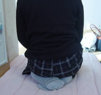 휜발을 유발시키는 자세